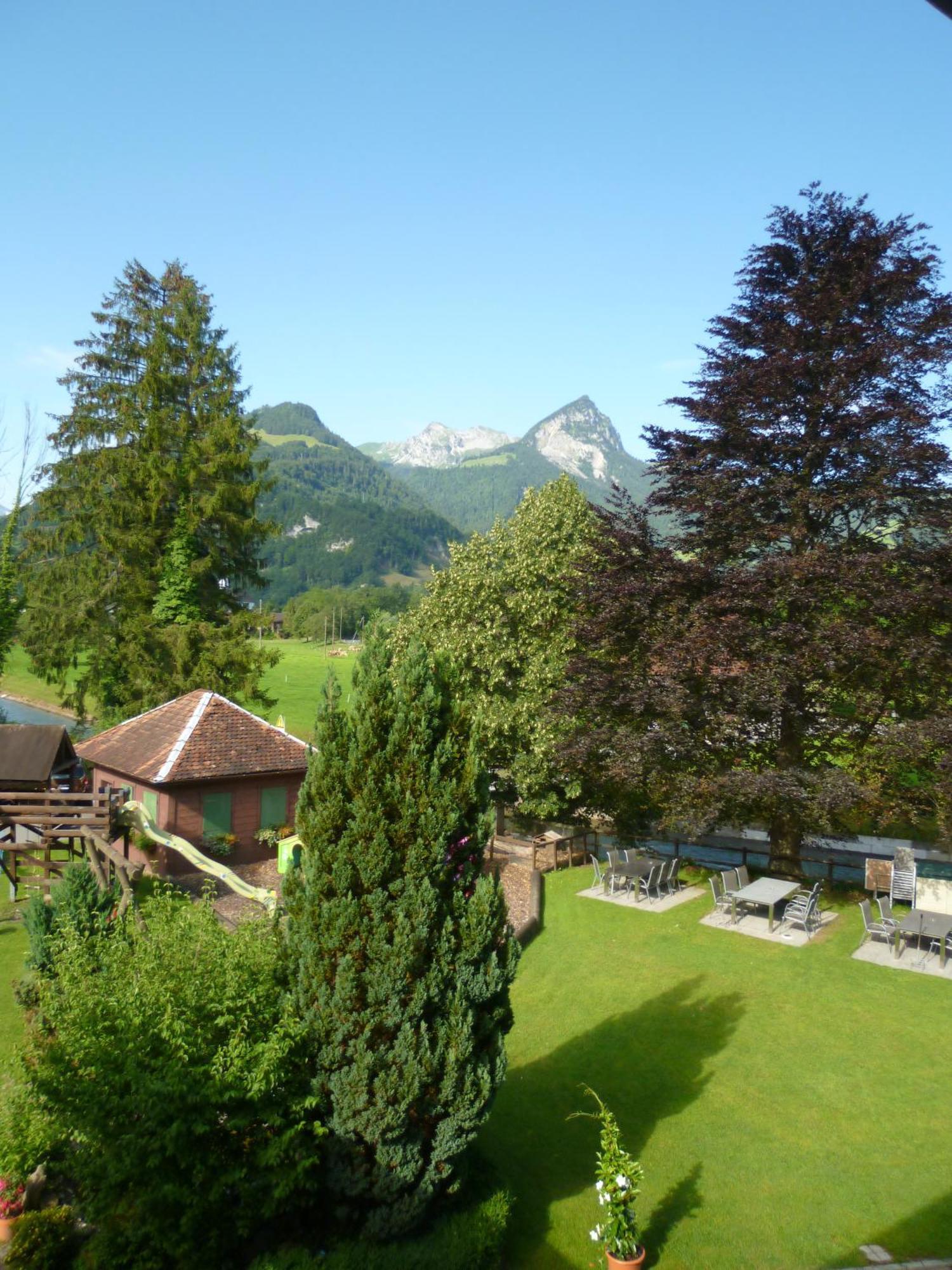 Hotel Bahnhof Giswil Exterior foto
