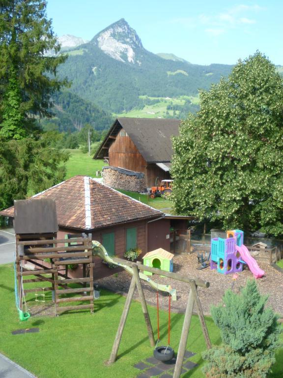 Hotel Bahnhof Giswil Zimmer foto