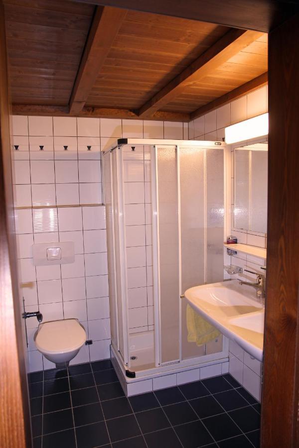 Hotel Bahnhof Giswil Zimmer foto
